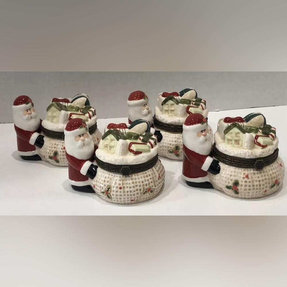 Vintage Set of 4 Harry and David Christmas Santa trinket box, place card holders